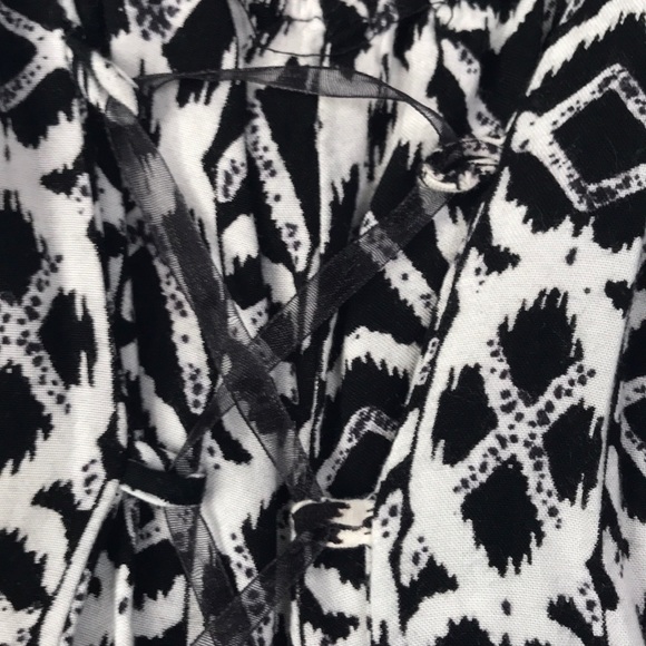 Patterned Romper - Picture 5 of 6